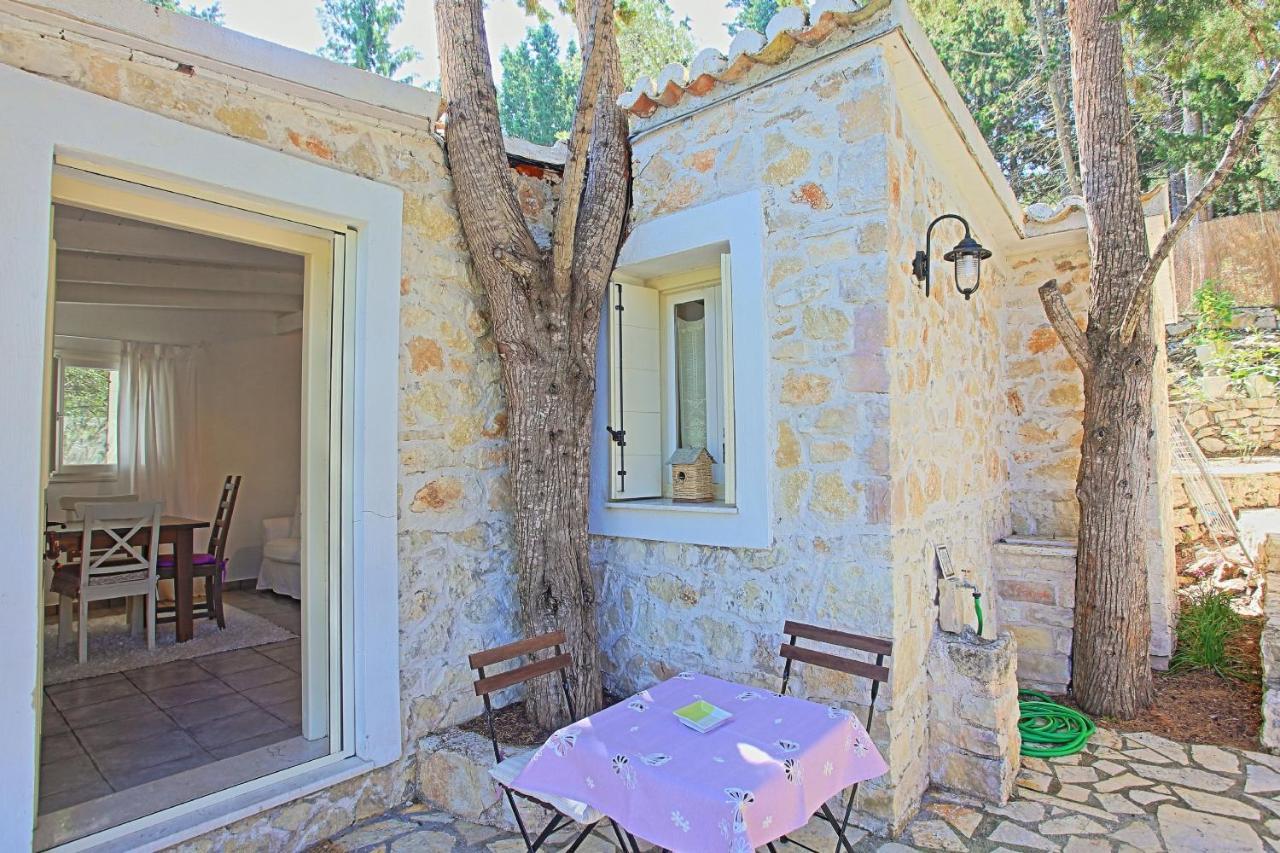 גאיוס Lili Luxury Cottage מראה חיצוני תמונה